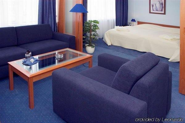 Hotel Central Plzen Room photo